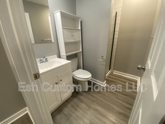 Photo - 218 W King St