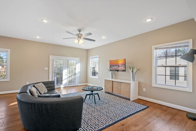 Photo - 624 US-29 Unit ID1395358P