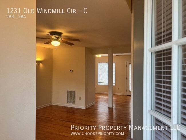 Photo - 1231 Old Windmill Cir Unidad C