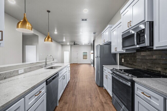Photo - Like New Duplex in Frenship East! Unidad A
