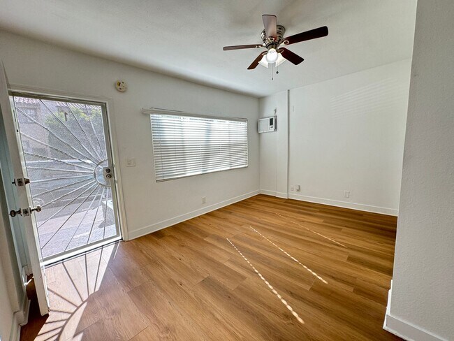 Photo - 11865 Rochester Ave