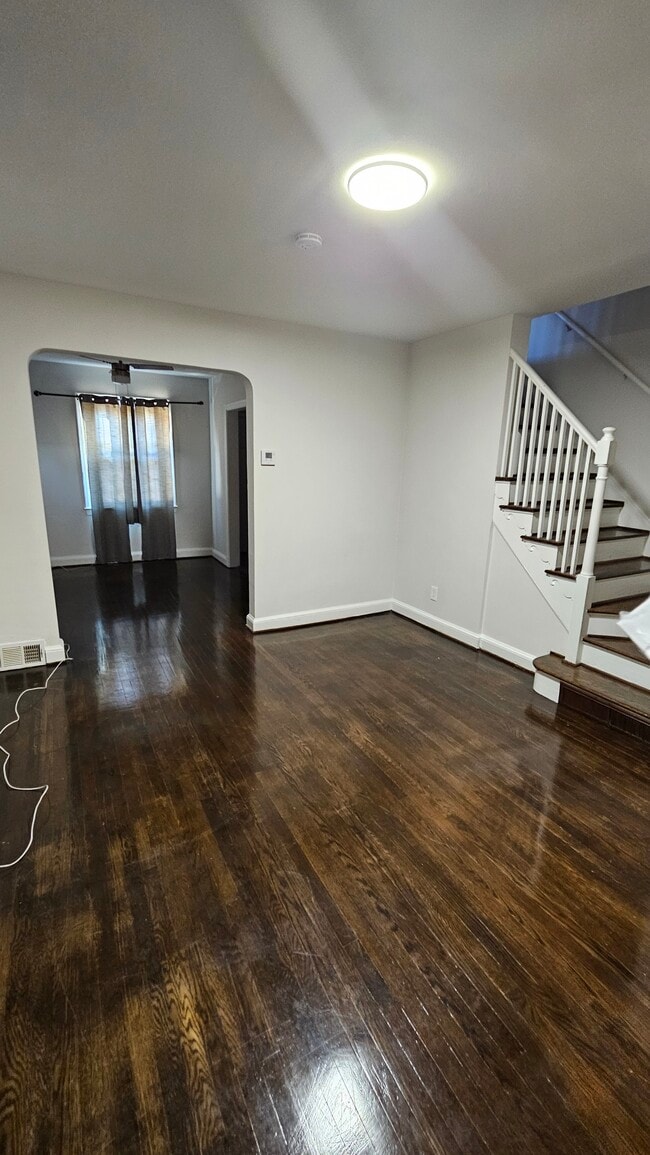 Living Room - 118 Forrester St SW