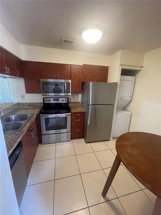 Photo - 13931 SW 91st Terrace Unidad 13931 Rental