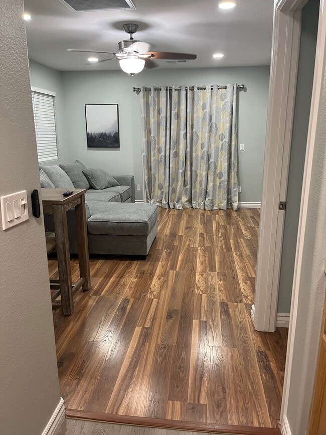 Photo - 24940 Butterchurn Rd Unit B