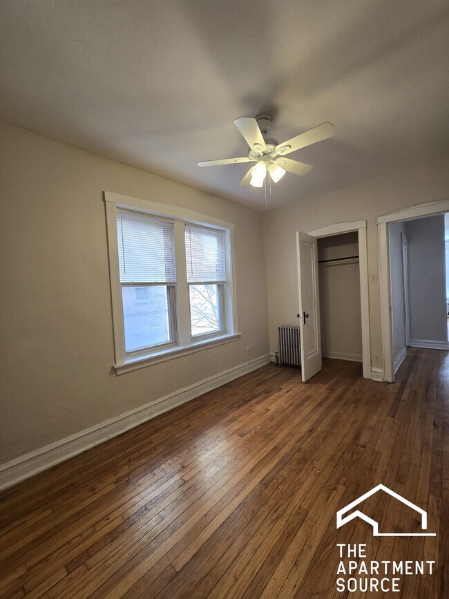 Photo - 2956 W Belle Plaine Ave Unit 2