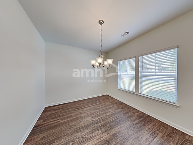 Photo - 136 Ivy Brook Dr