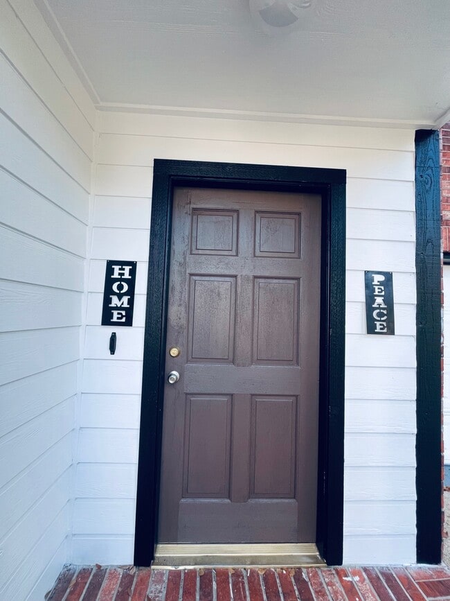 Photo - 2206 Laurel Oak Dr