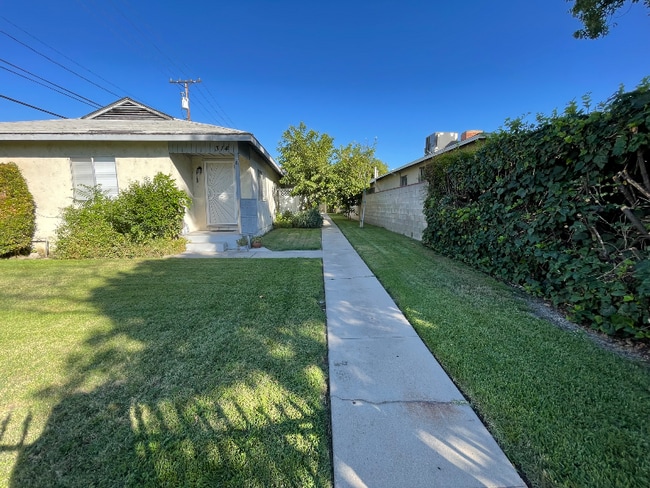 Photo - 314 W Providencia Ave Apartment Unit B