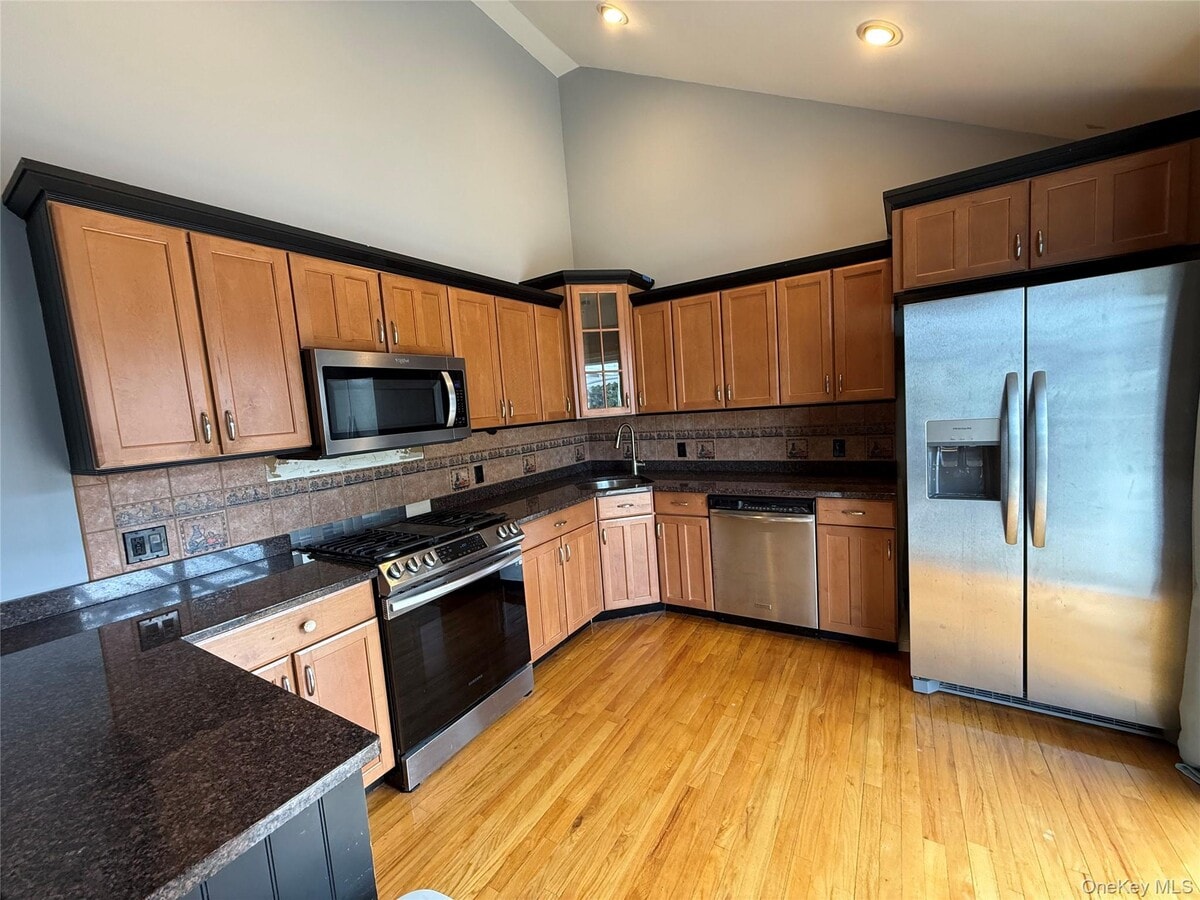 Photo - 874 Seamans Nck Rd