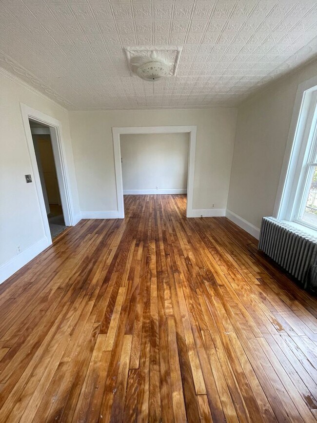 Photo - Studio Room Rentals and 2-Bedroom Units Unit 1B