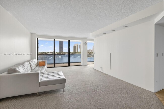 Photo - 19707 Turnberry Way Unit 7F