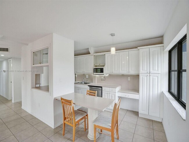 Photo - 1891 N 61st Ave