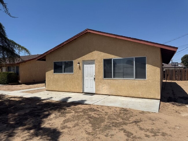 Building Photo - 3711 Unit 3