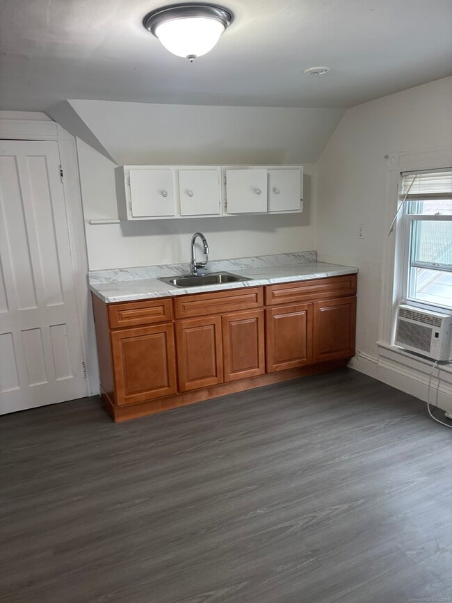 Photo - 1275 Howard Ave