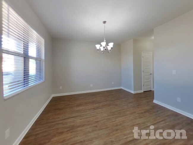 Photo - 1168 Werre Way