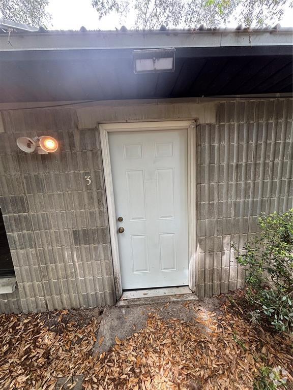 Building Photo - 2321 SW 31st Pl Rental