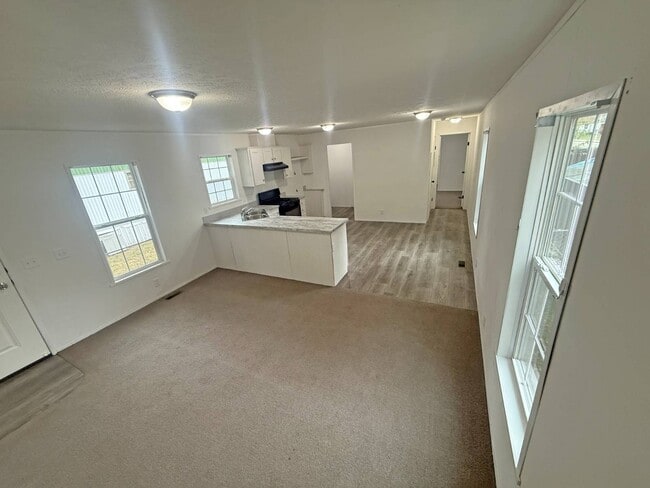 Photo - 2501 N Apperson Way