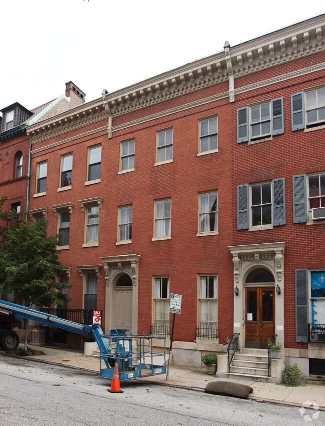 809 Park Ave