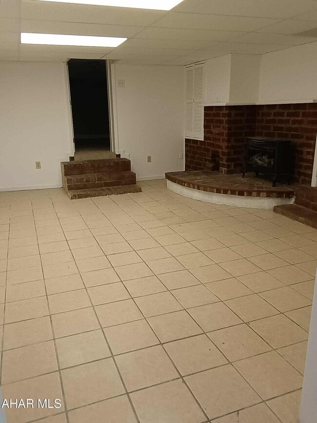 Photo - 106 Ruskin Dr