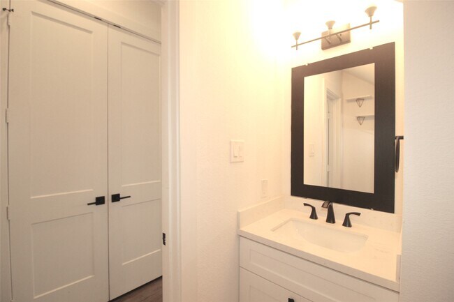 Photo - 1218 Mcneil St