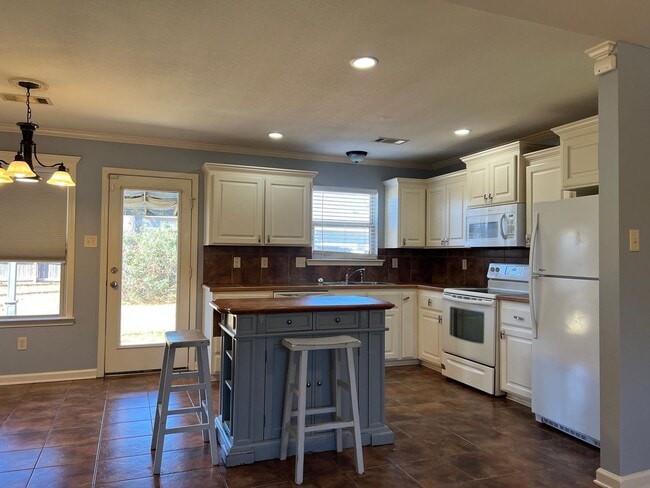 Photo - 303 Boston St