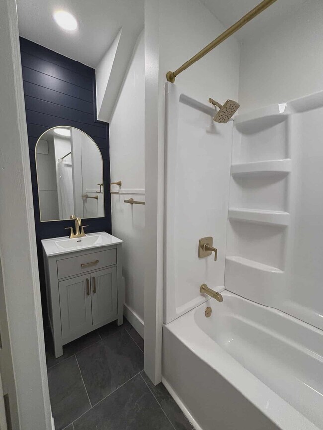 Photo - 1400 Central Ave Unit 2