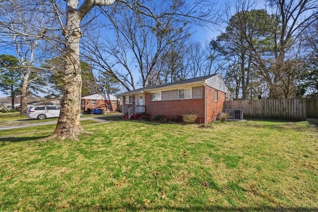 Photo - 613 Normandy St