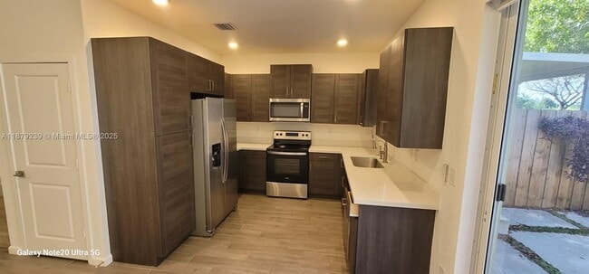 Photo - 2459 SE 10th St