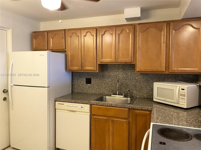 Photo - 2322 S Cypress Bend Dr Unit 711