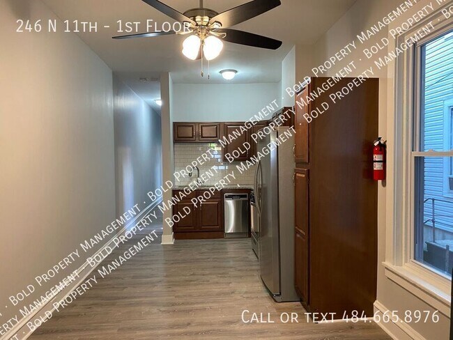 Building Photo - 246 N 11th-1st Floor Unit 1st Floor Rental