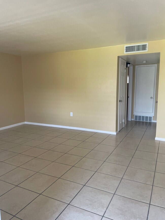 Building Photo - 140 Minna Ln Unit 409