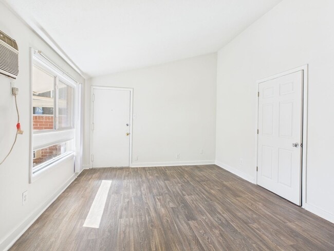 Photo - Forest Square Apartments