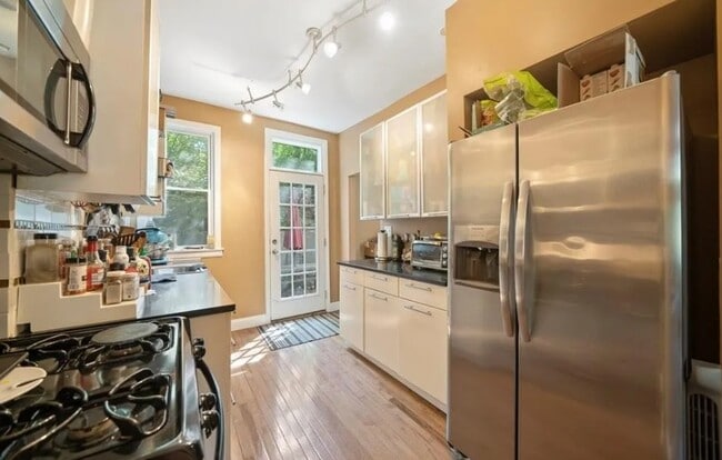 Photo - 3150 Linwood Ave