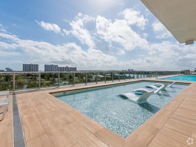 Building Photo - 300 Sunny Isles Blvd Rental