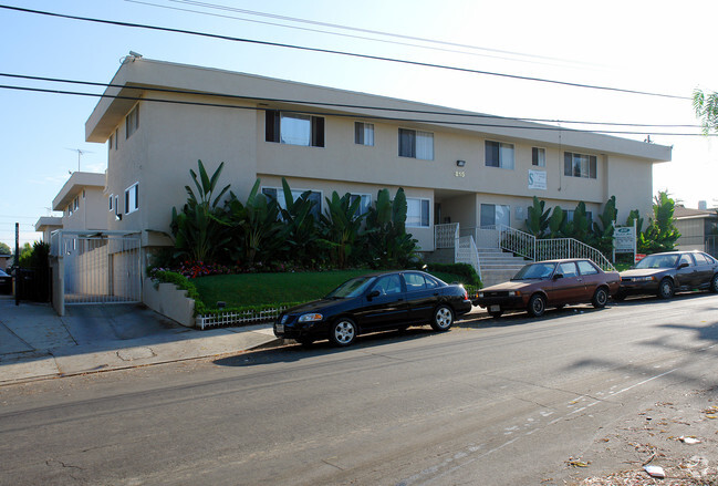 Building Photo - 815 Victor Ave. Rental