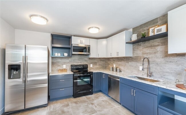 Photo - Perfect & Charming 3 bedroom Plus 1.75 Bath Craftsman Home in Tacoma!!