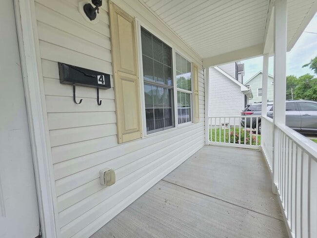 Photo - 4 W Grove St