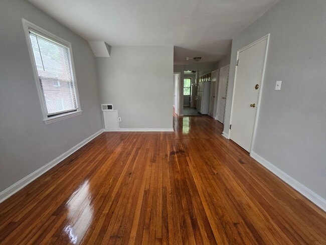 Photo - 429 Burbank St SE Unit 4