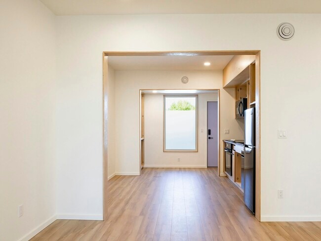 Photo - 1614 6th Ave Unit 303