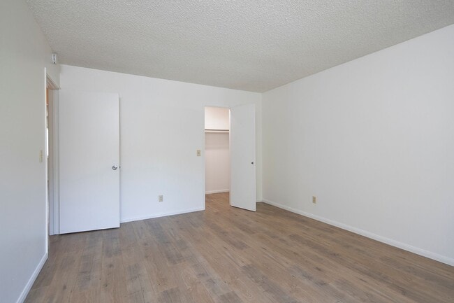 Photo - *MOVE-IN SPECIAL* 2BR in Oceanside with W/D Hookups and Garage Unidad 2163