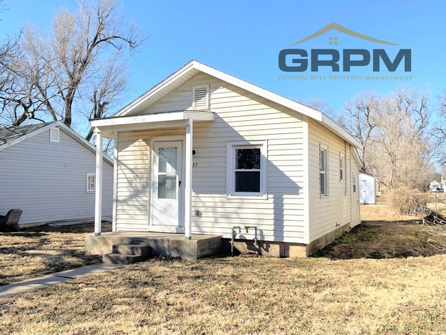 Building Photo - Studio Style 1 Bed Home