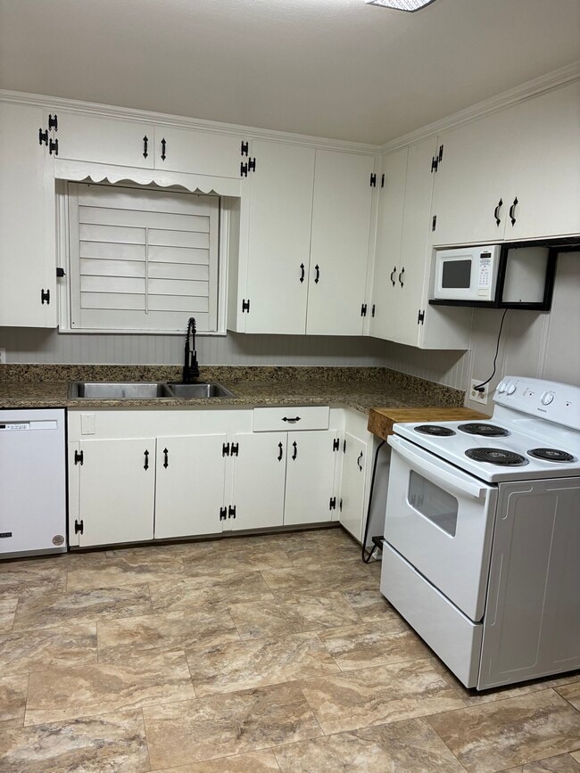 Photo - 404 Arizona Ave