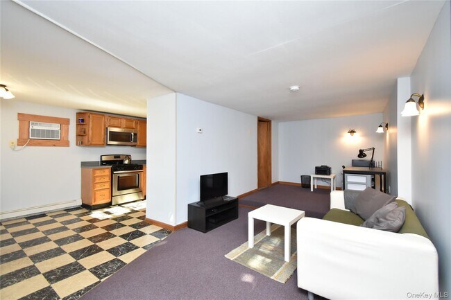 Photo - 504 NY-9D Unit C