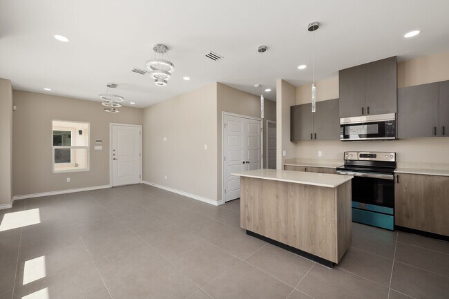 Photo - 6903 N 59th Ln Unidad 3