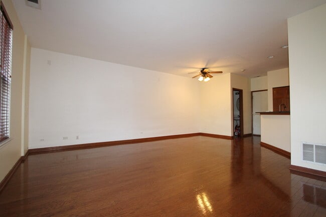 Photo - 228 Springbrook Trail S