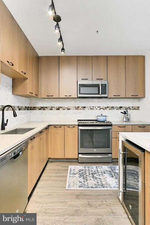 Photo - 1897 Oracle Way Unidad VARIES