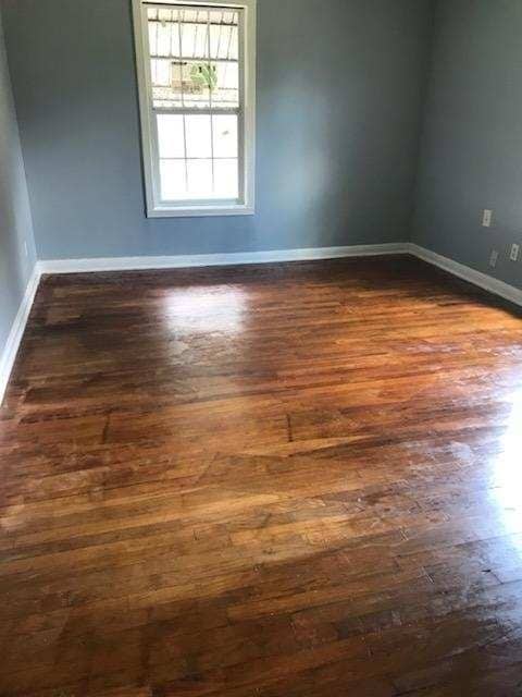 Photo - 7010 England St