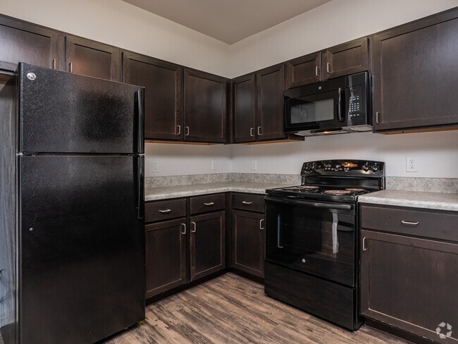 2BR, 2BA - 971SF Kitchen