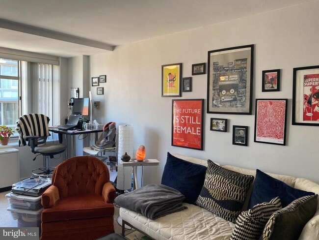 Photo - 940 25th St NW Unit 803-S