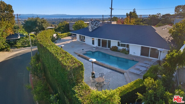 Photo - 826 N Tigertail Rd